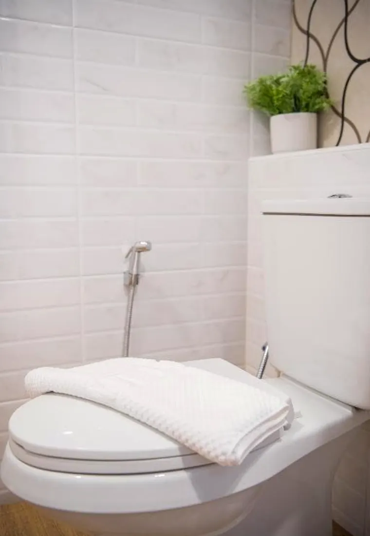 Private bathroom shower at Let's Zzz Bangkok